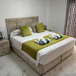 Lägenhet Evans Realty Ce Moderno Espacioso *