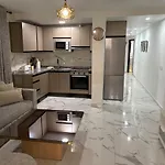 Evans Realty Ce Moderno Espacioso Lägenhet *