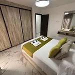 Lägenhet Evans Realty Ce Moderno Espacioso