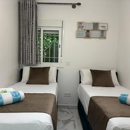 Evans Realty Ce Moderno Espacioso Fuengirola