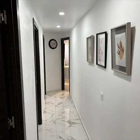 דירה Evans Realty Ce Moderno Espacioso פואנגירולה