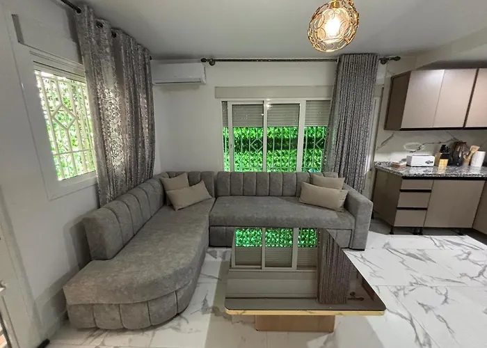 Evans Realty Ce Moderno Espacioso Apartment