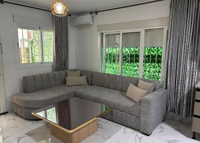 Evans Realty Ce Moderno Espacioso Apartment *