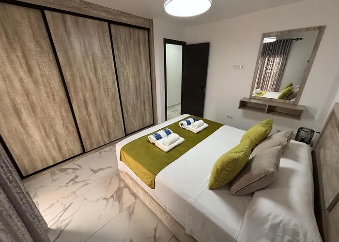 Apartment Evans Realty Ce Moderno Espacioso